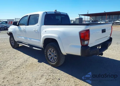 2018 Toyota Tacoma Sr5 V6 z USA, uszkodzony, nr VIN 5TFAZ5CN5JX061562